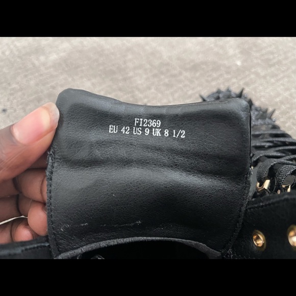 Selling my brand new pair of Aurelio Garcia shoes. - Picture 4 of 7